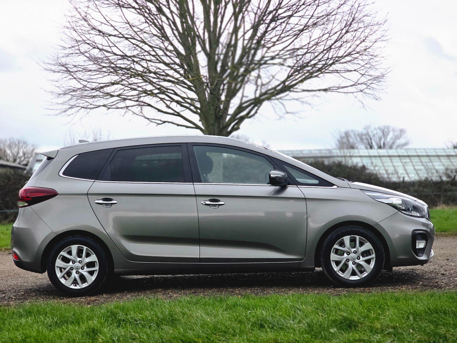 Used Kia Carens 2017 for sale - 77411532: Photo 3