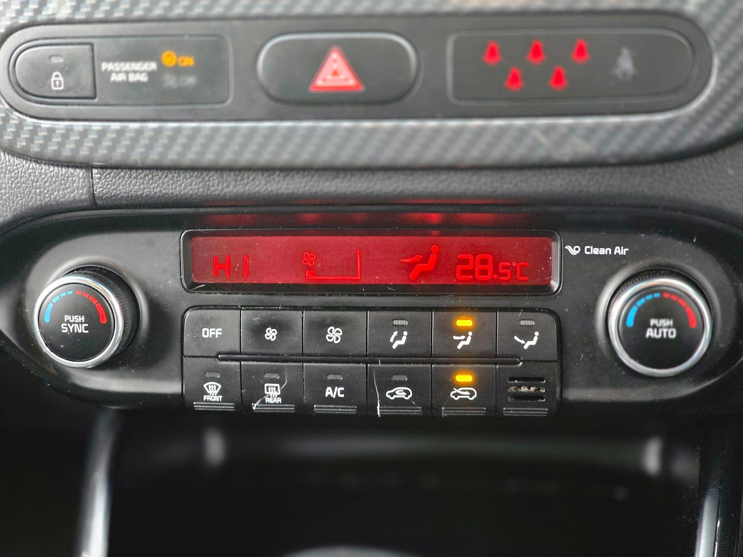 Used Kia Carens 2017 for sale - 77411532: Photo 44