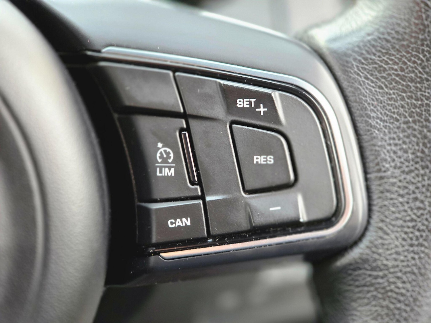 Used Jaguar E-Pace 2019 for sale - 77478844: Photo 34