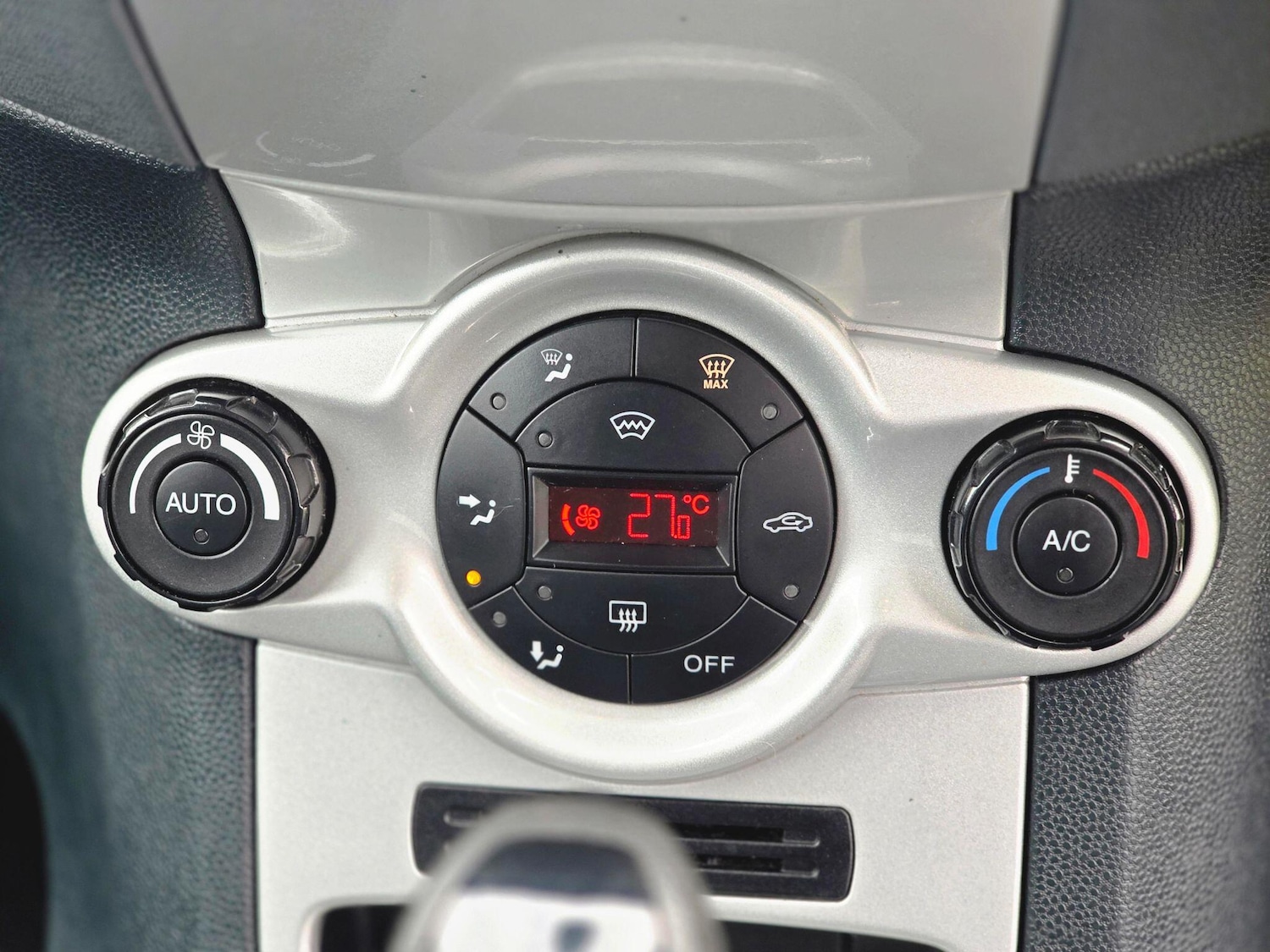 Used Ford Fiesta 2010 for sale - 76380676: Photo 31