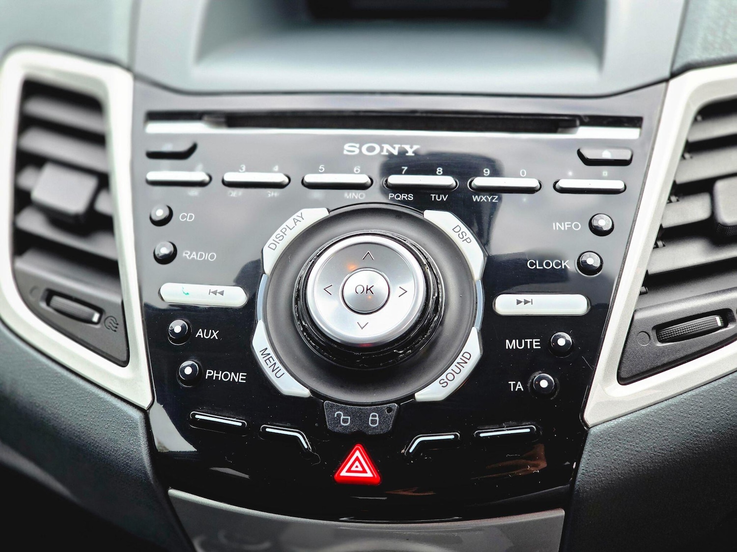 Used Ford Fiesta 2010 for sale - 76380676: Photo 38