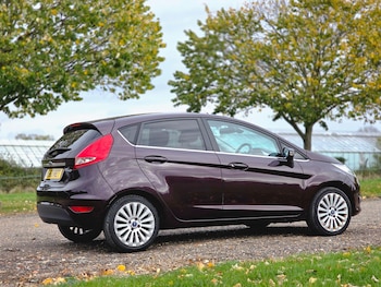 Used Ford Fiesta 2010 for sale - 76380676: Photo