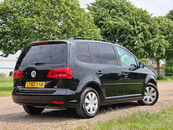 Used Volkswagen Touran 2012 for sale - 76991250: Photo