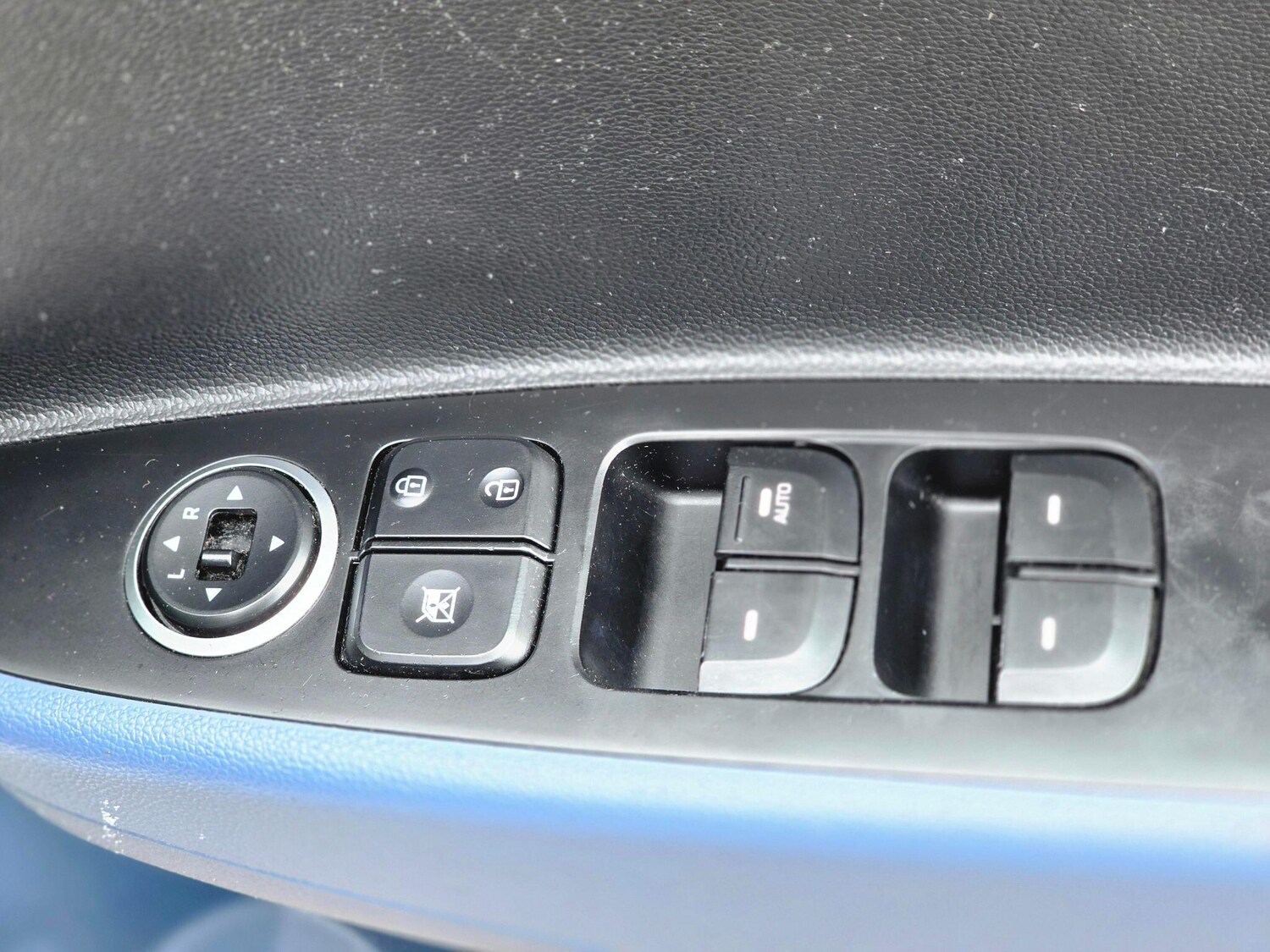 Used Hyundai i10 2016 for sale - 76060117: Photo 32