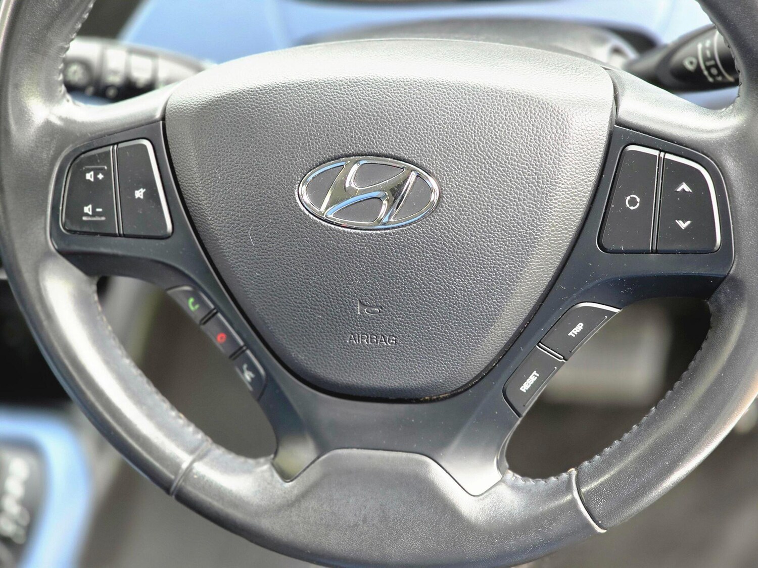 Used Hyundai i10 2016 for sale - 76060117: Photo 33