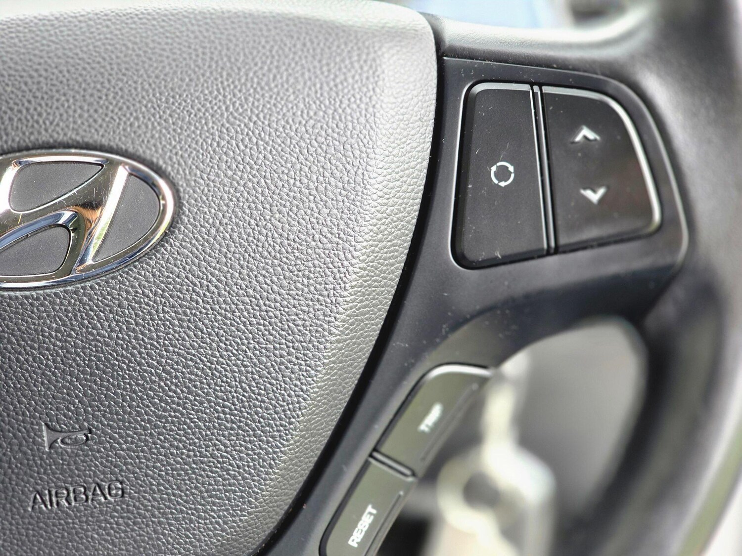 Used Hyundai i10 2016 for sale - 76060117: Photo 38