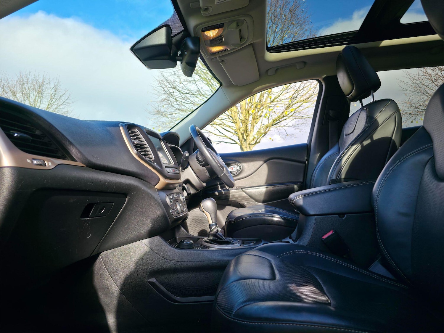 Used Jeep Cherokee 2015 for sale - 76537993: Photo 22