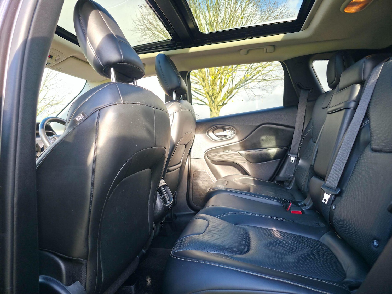 Used Jeep Cherokee 2015 for sale - 76537993: Photo 23