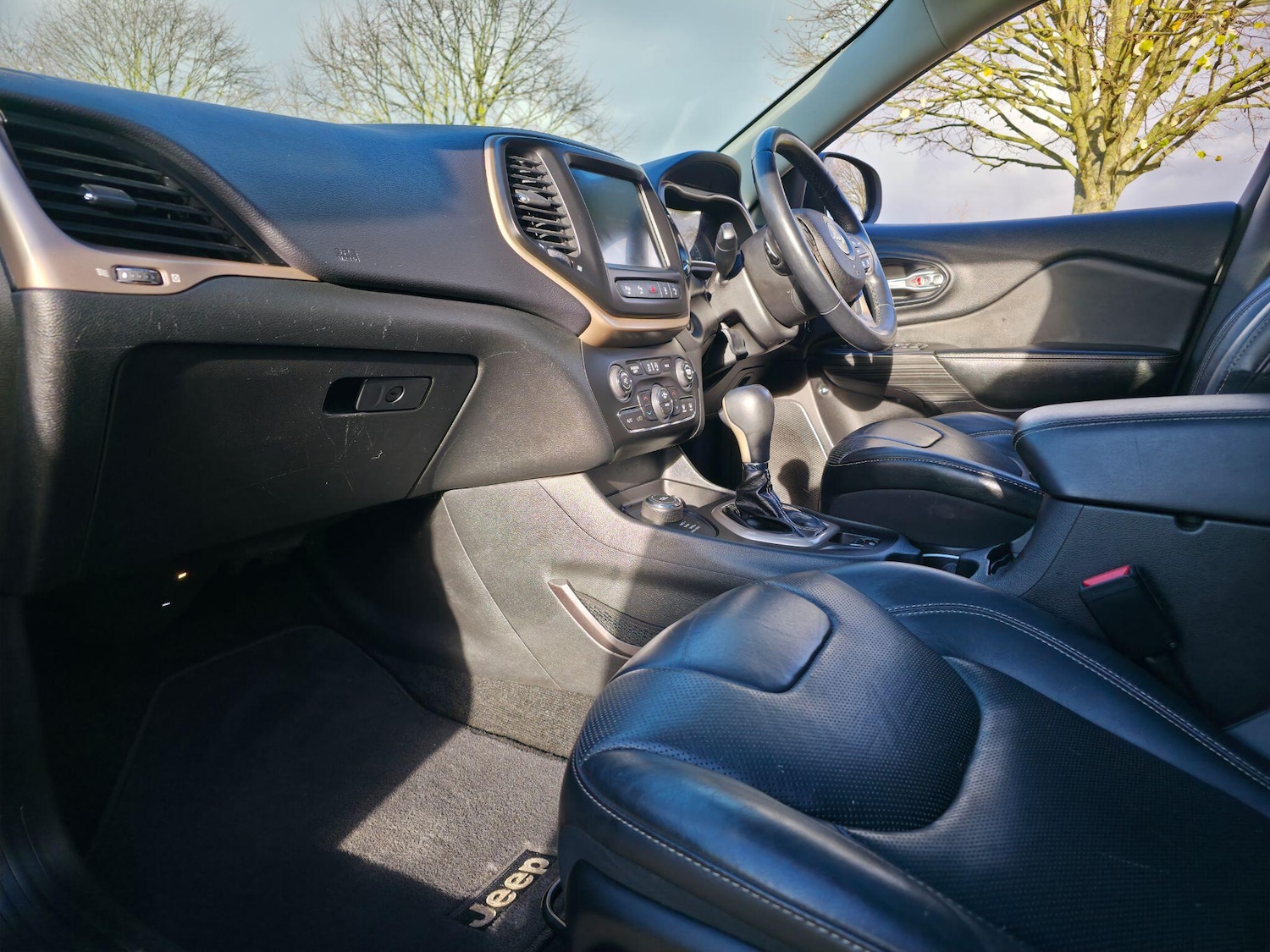 Used Jeep Cherokee 2015 for sale - 76537993: Photo 26