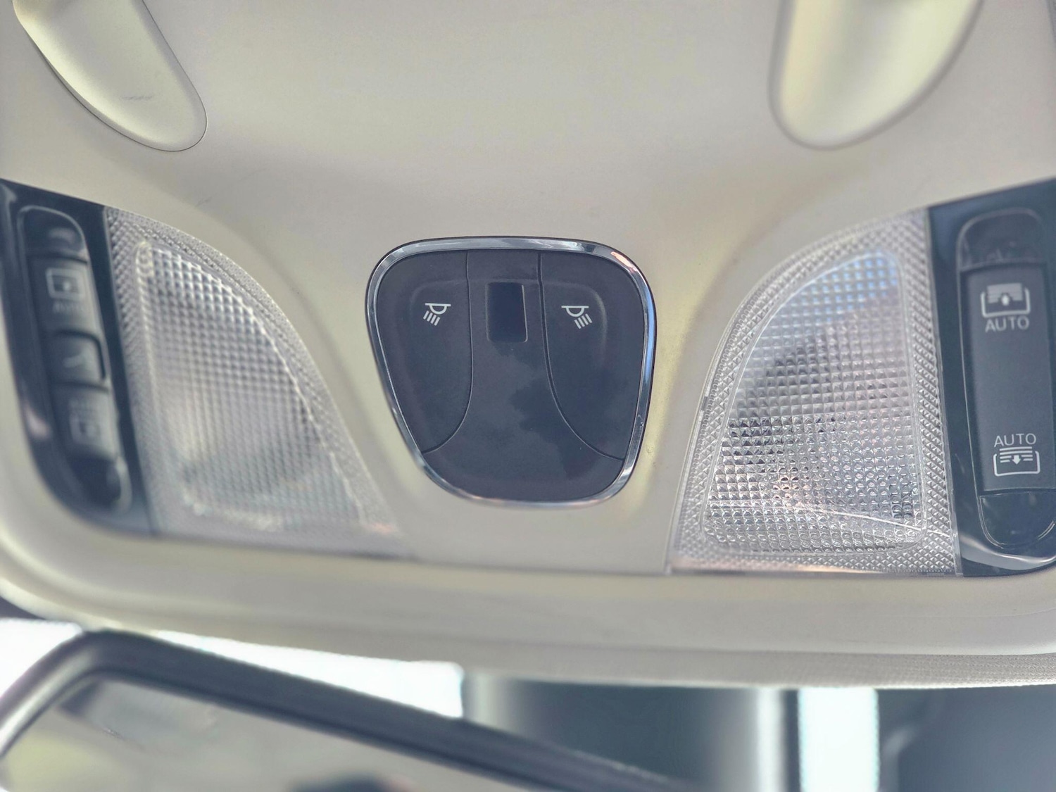 Used Jeep Cherokee 2015 for sale - 76537993: Photo 33