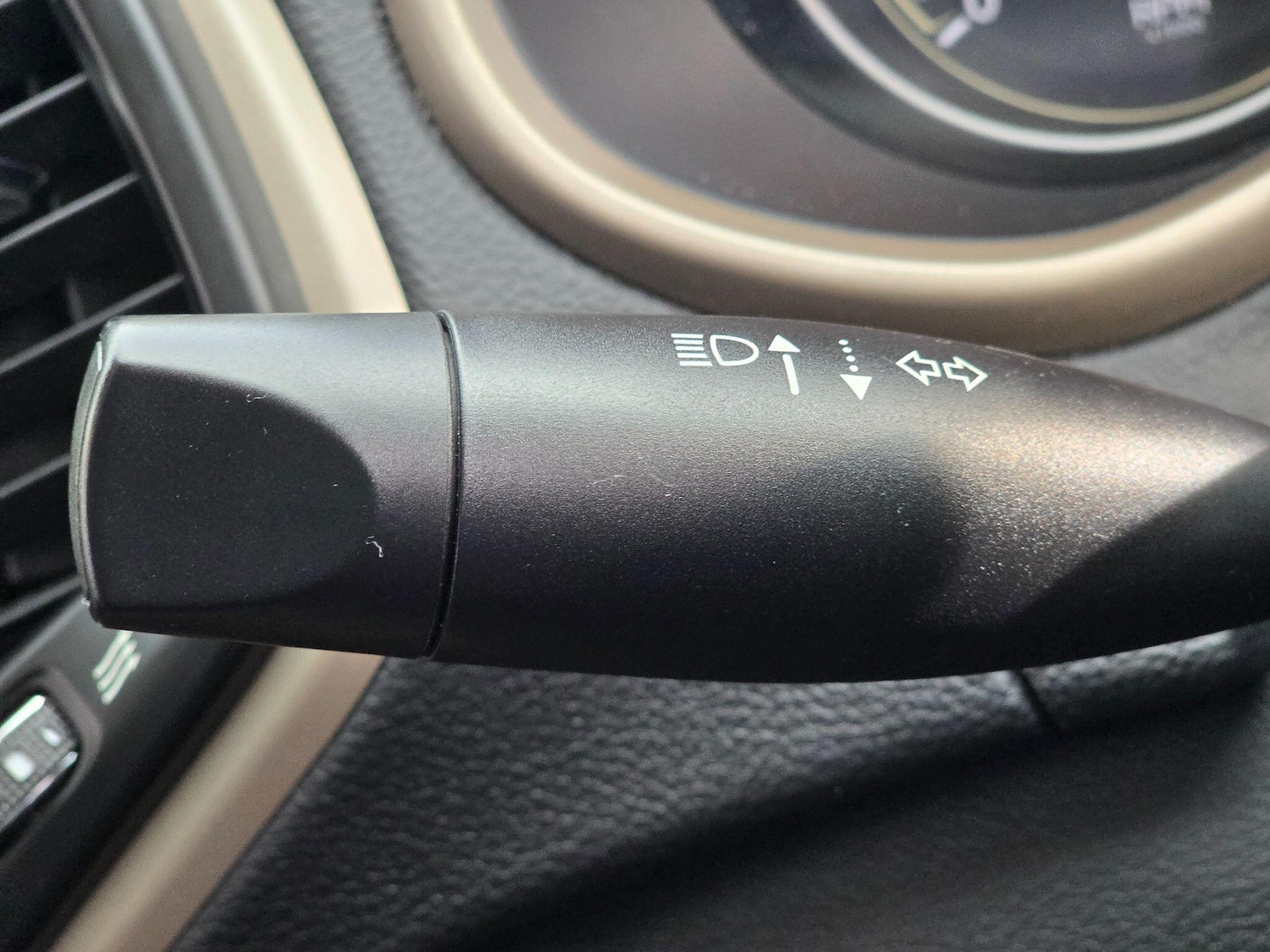 Used Jeep Cherokee 2015 for sale - 76537993: Photo 38