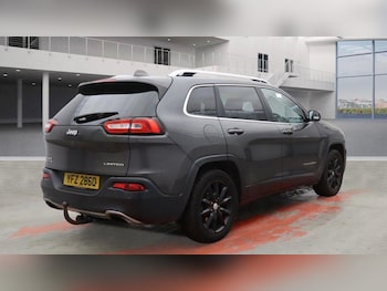 Used Jeep Cherokee 2015 for sale - 76537993: Photo