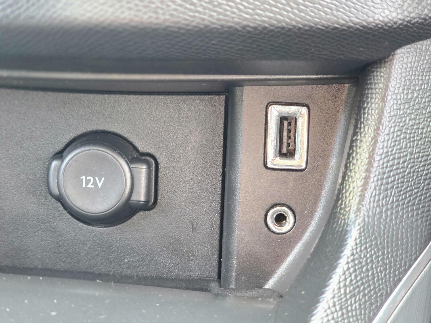 Used Peugeot 308 SW 2016 for sale - 75458554: Photo 41