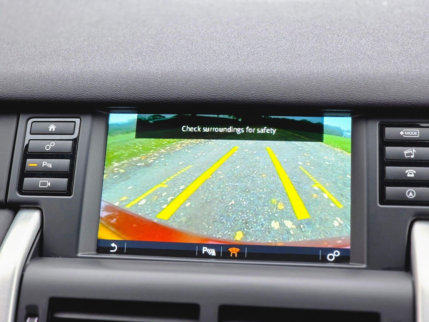 Used Land Rover Discovery Sport 2016 for sale - 75977854: Photo 32