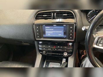 Used Jaguar F-Pace 2017 for sale - 77550106: Photo