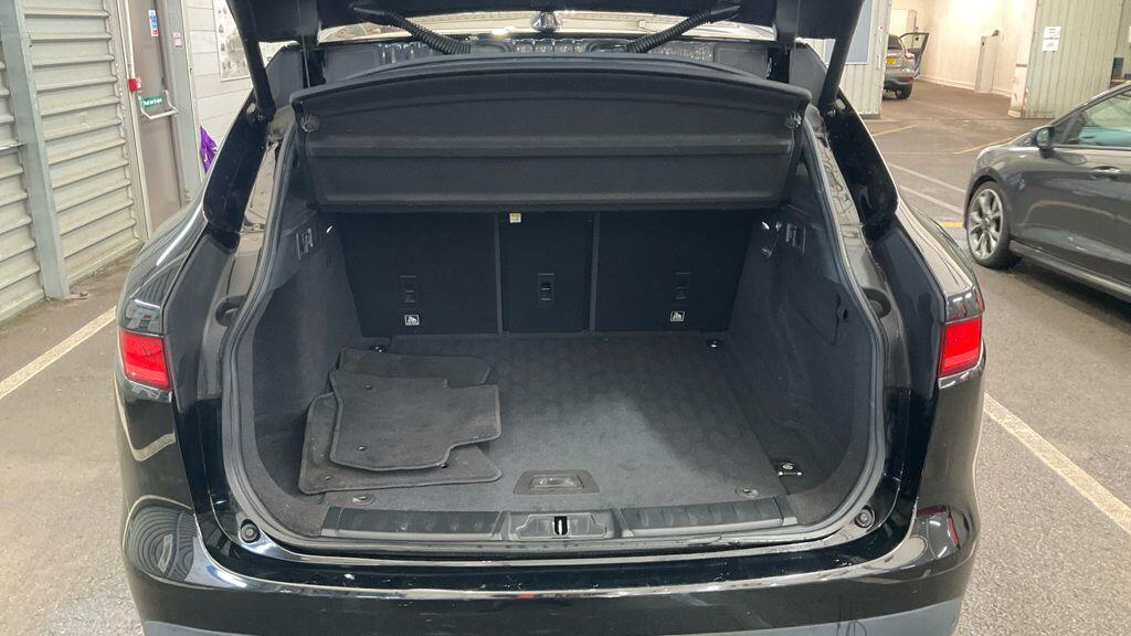 Used Jaguar F-Pace 2017 for sale - 77550106: Photo 8