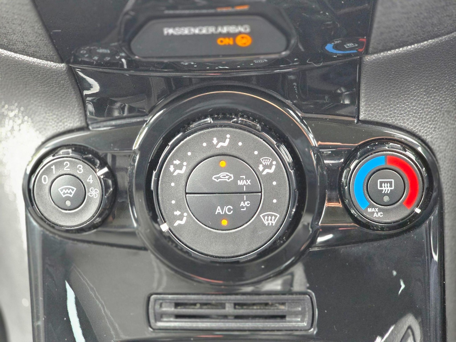 Used Ford Fiesta 2014 for sale - 77097419: Photo 40