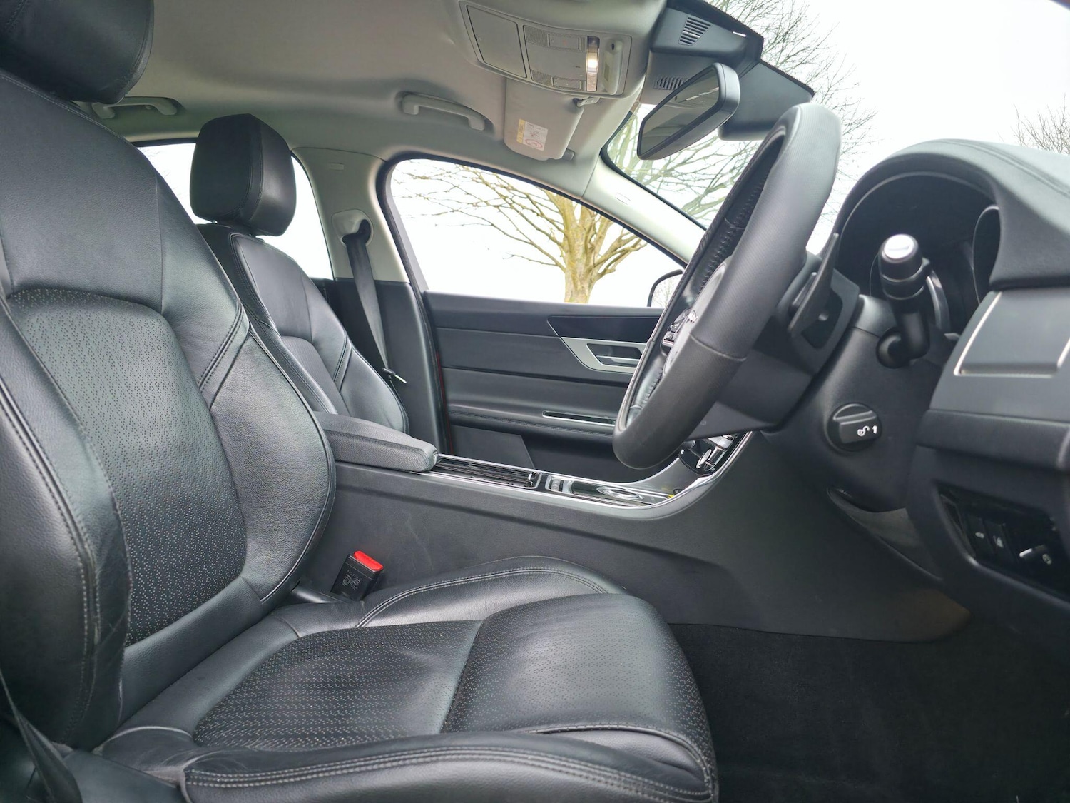 Used Jaguar XF 2017 for sale - 76839823: Photo 19