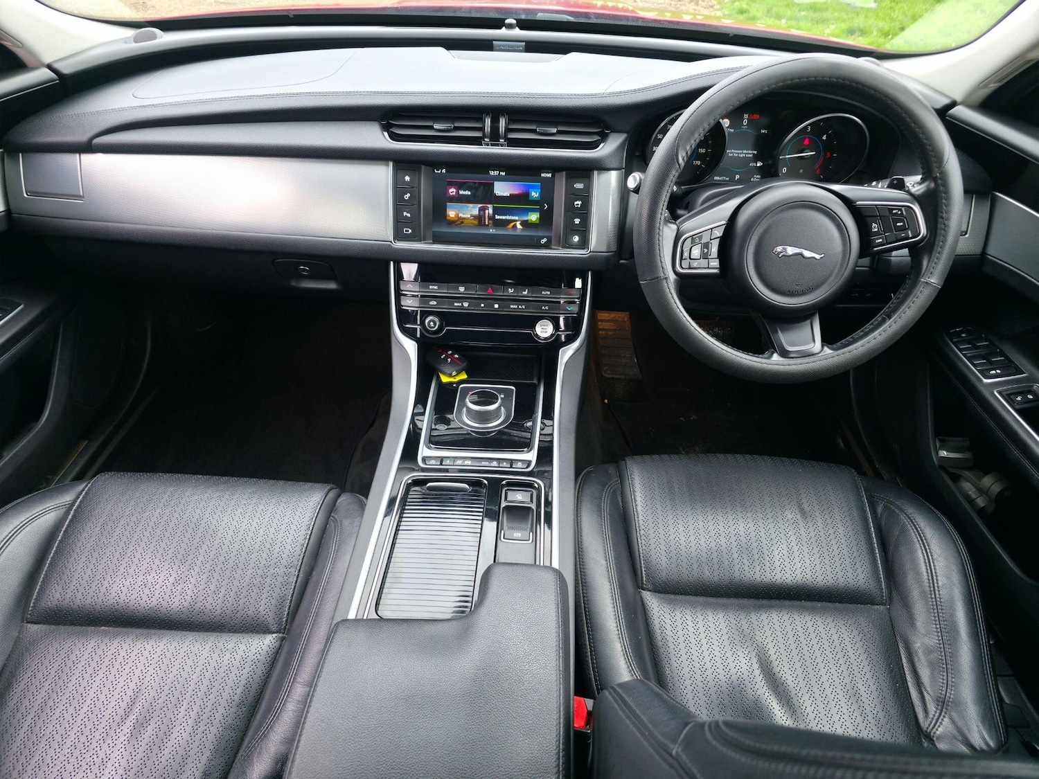 Used Jaguar XF 2017 for sale - 76839823: Photo 25