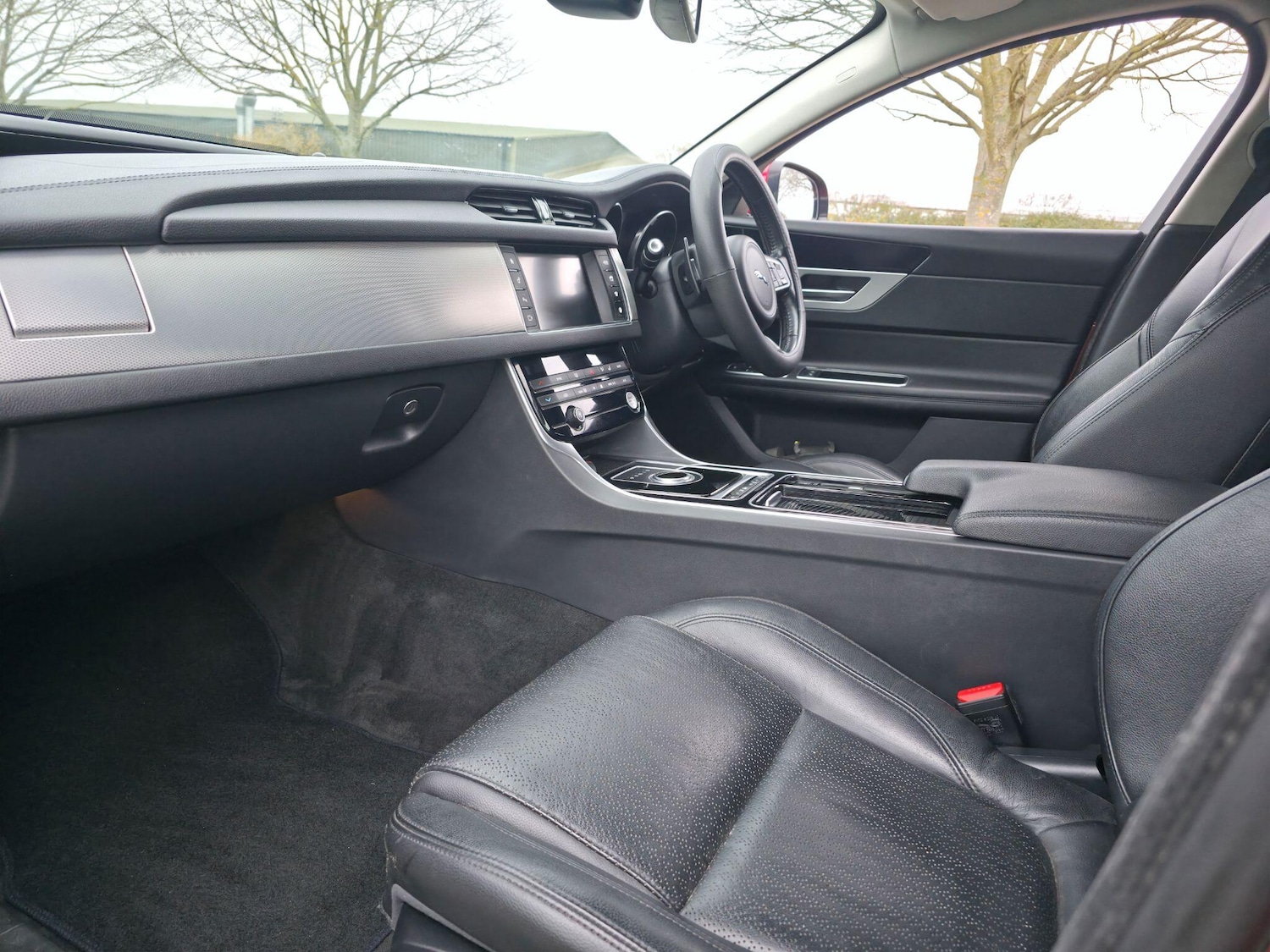 Used Jaguar XF 2017 for sale - 76839823: Photo 28