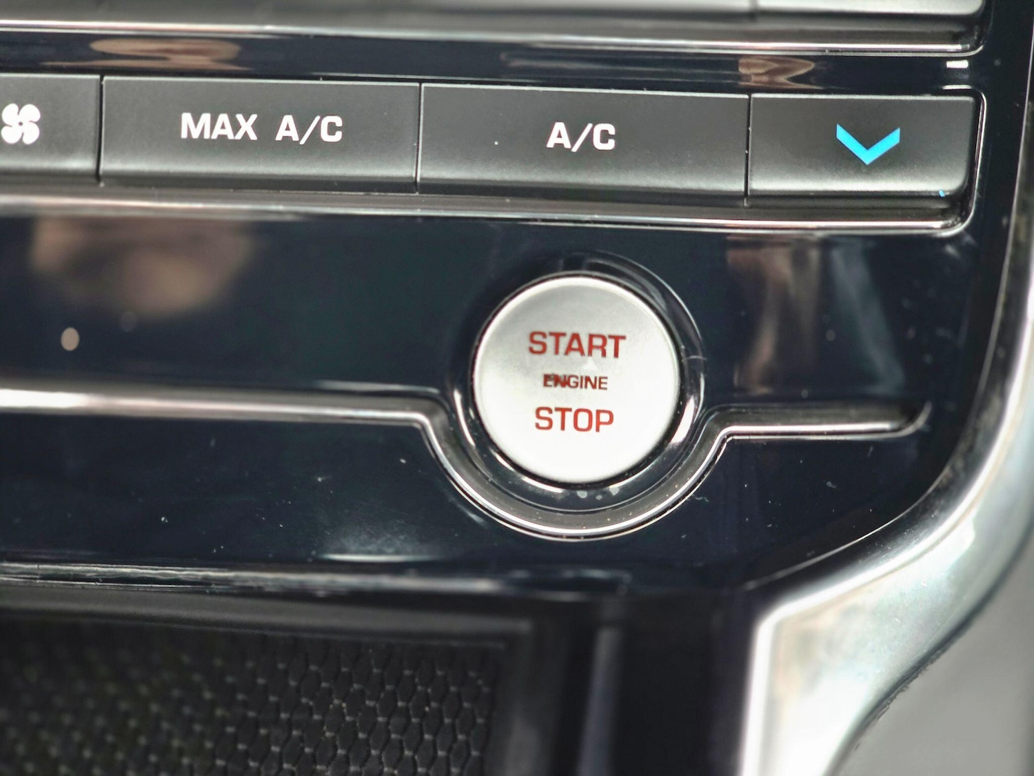 Used Jaguar XF 2017 for sale - 76839823: Photo 32