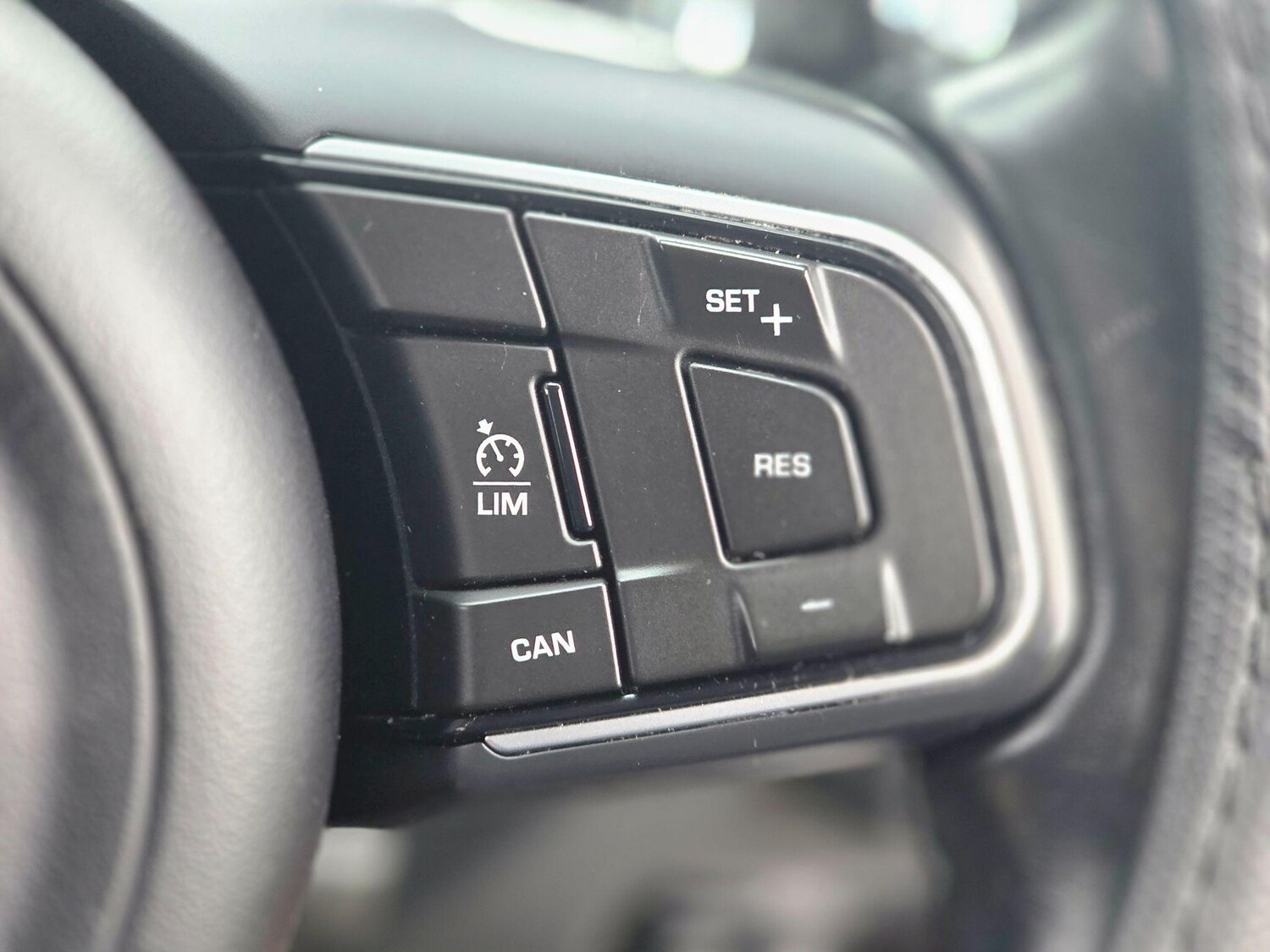 Used Jaguar XF 2017 for sale - 76839823: Photo 37