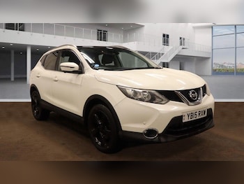 Used Nissan Qashqai 2015 for sale - 77784400: Photo