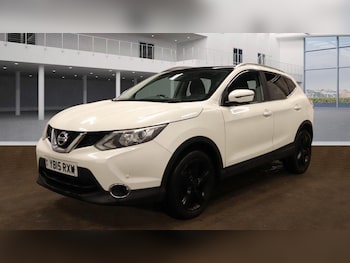 Used Nissan Qashqai 2015 for sale - 77784400: Photo