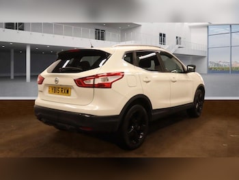 Used Nissan Qashqai 2015 for sale - 77784400: Photo
