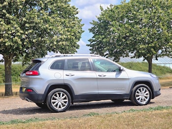 Used Jeep Cherokee 2016 for sale - 79401410: Photo