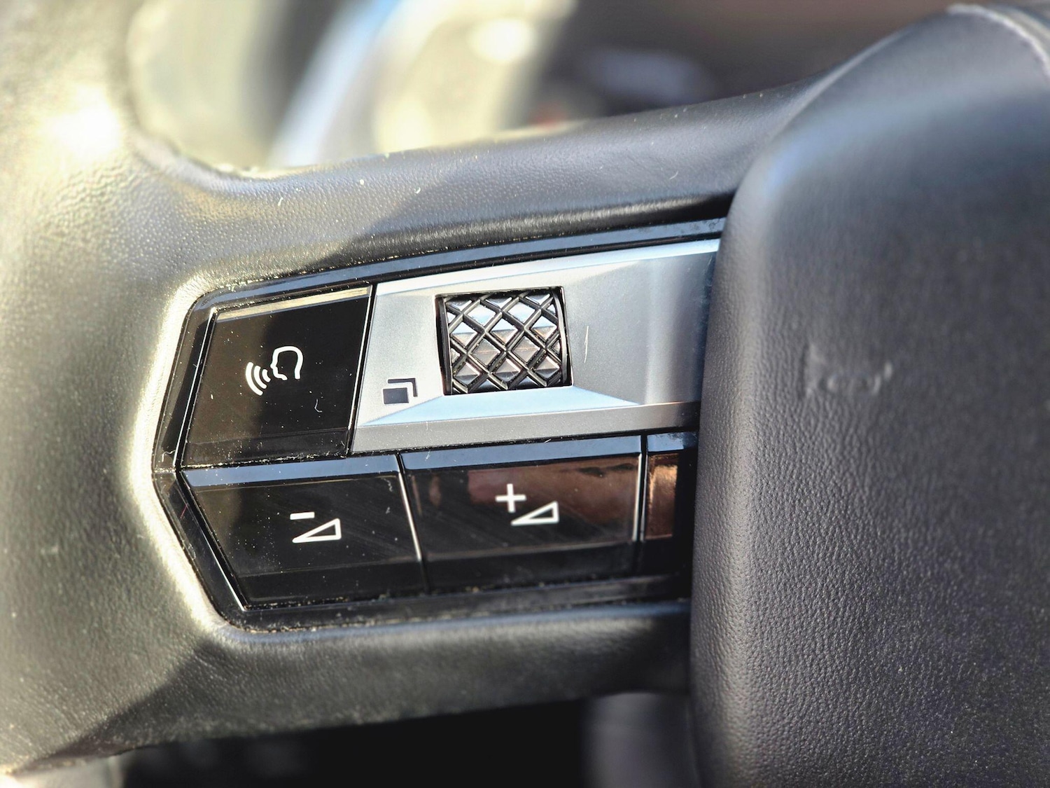 Used DS Automobiles DS 7 Crossback 2020 for sale - 76512470: Photo 31