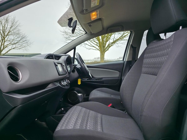 Used Toyota Yaris 2016 for sale - 73890800: Photo 15