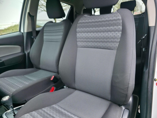 Used Toyota Yaris 2016 for sale - 73890800: Photo 22