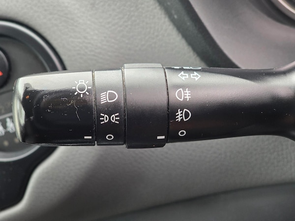 Used Toyota Yaris 2016 for sale - 73890800: Photo 33