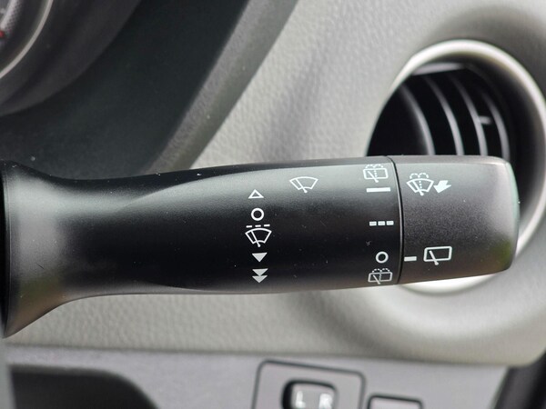 Used Toyota Yaris 2016 for sale - 73890800: Photo 34