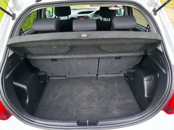Used Toyota Yaris 2016 for sale - 73890800: Photo 37
