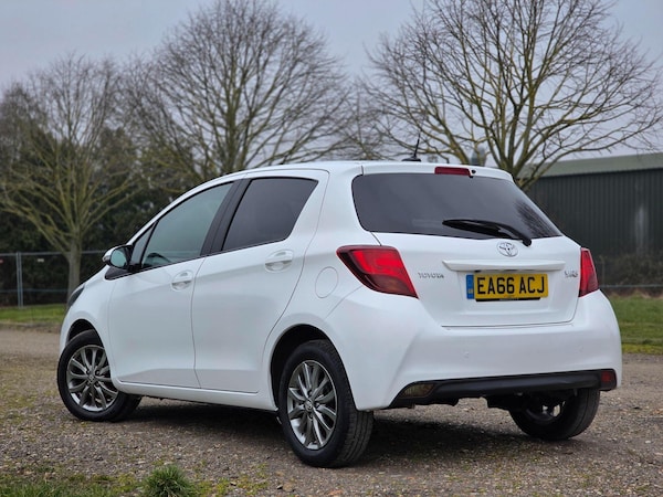 Used Toyota Yaris 2016 for sale - 73890800: Photo 7