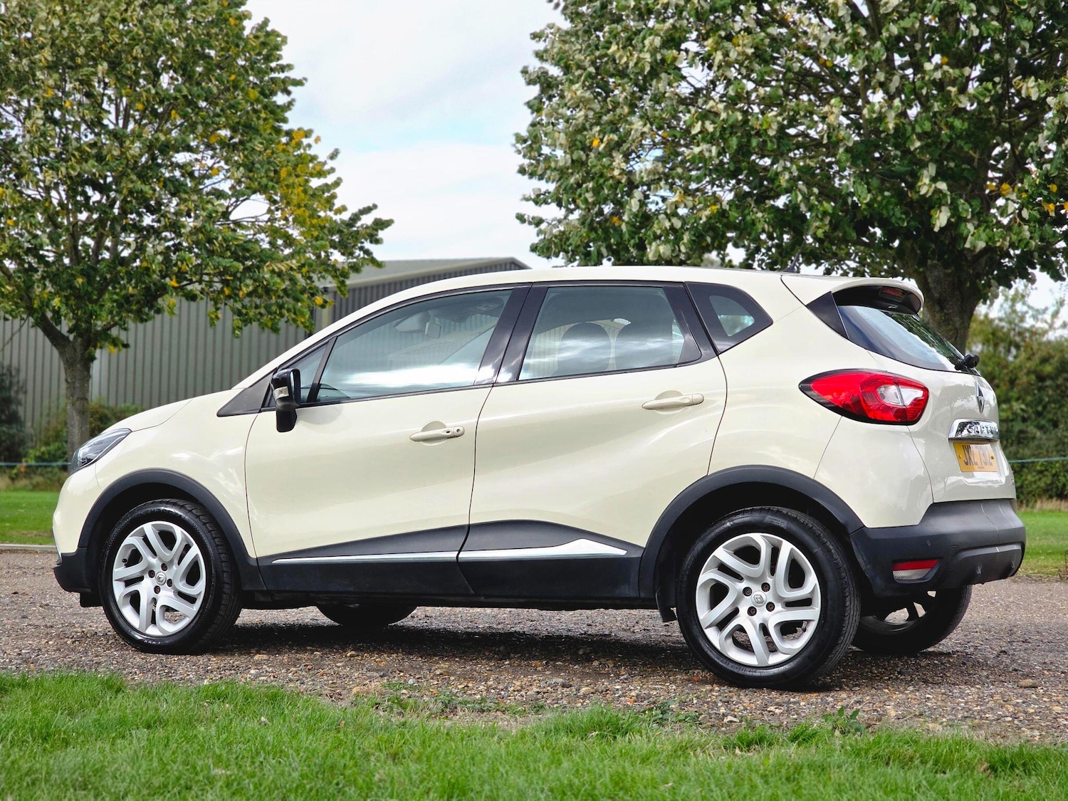 Used Renault Captur for sale - 76632872: Photo 13