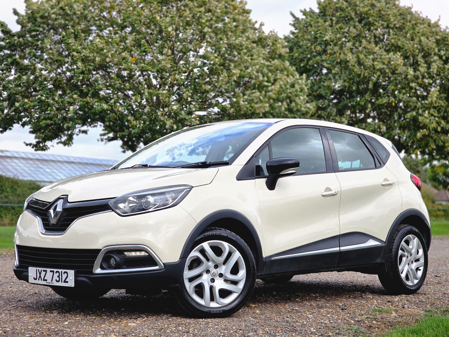 Used Renault Captur for sale - 76632872: Photo 16