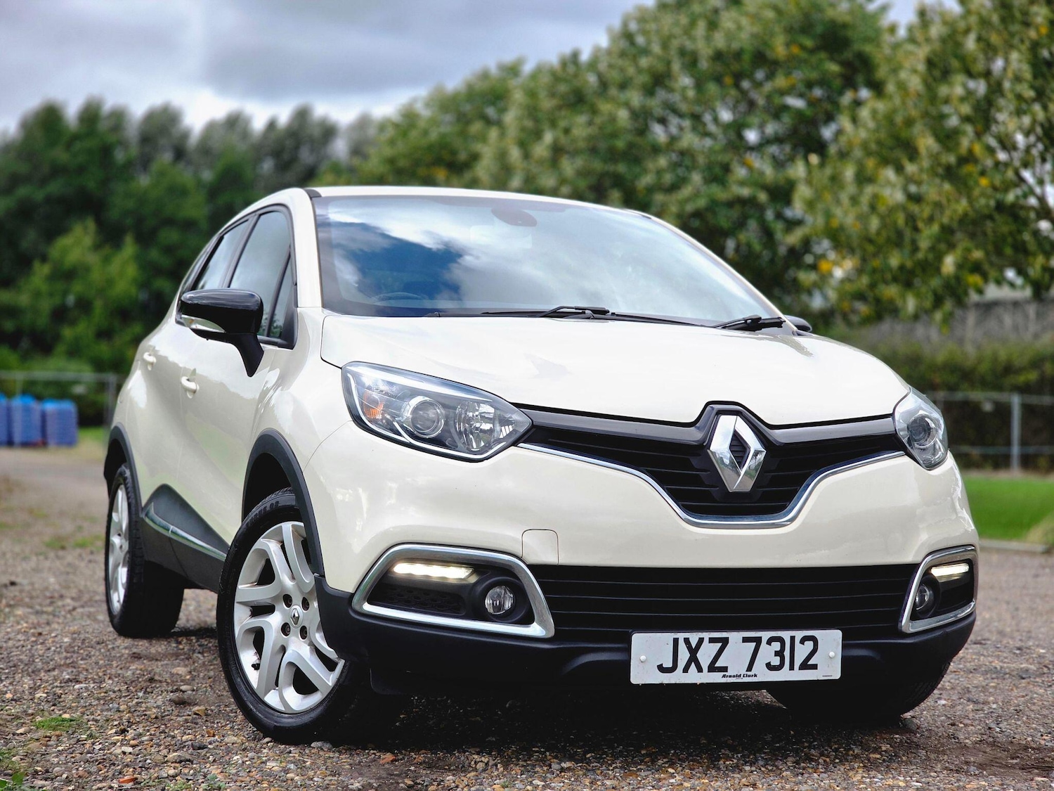Used Renault Captur for sale - 76632872: Photo 19
