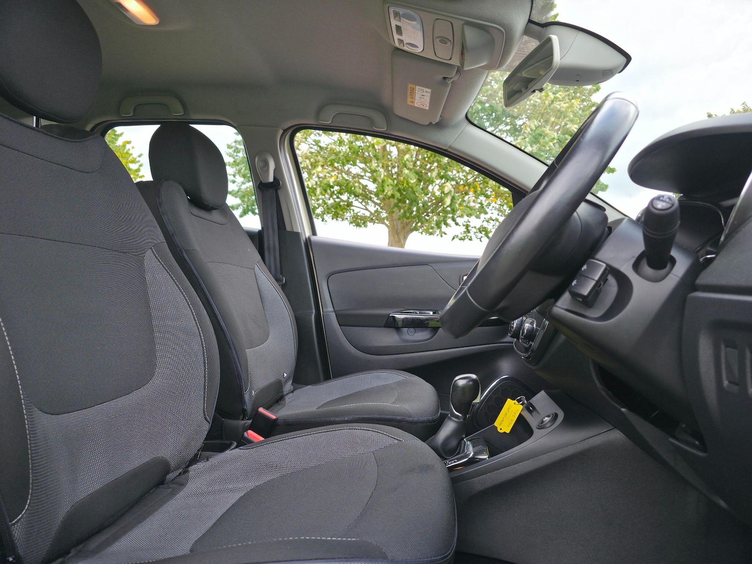 Used Renault Captur for sale - 76632872: Photo 21