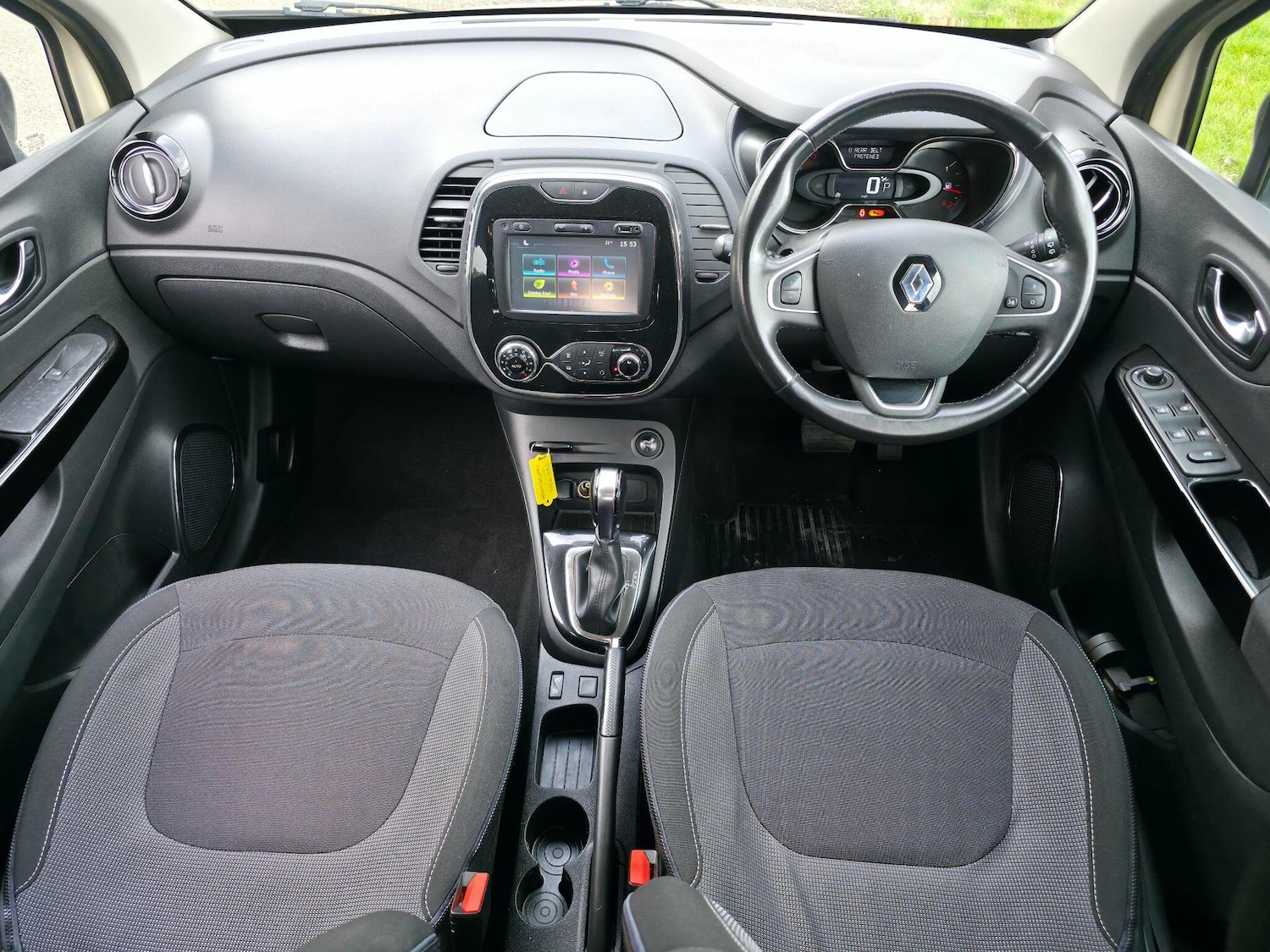 Used Renault Captur for sale - 76632872: Photo 27