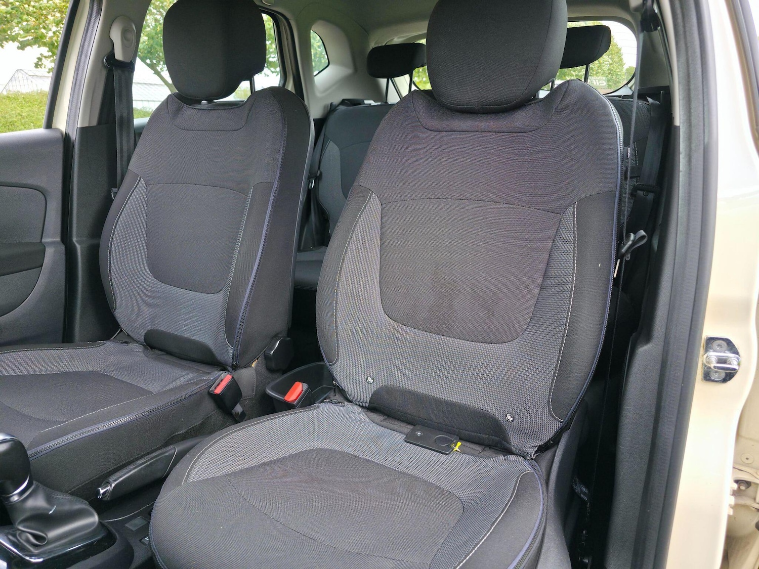 Used Renault Captur for sale - 76632872: Photo 31