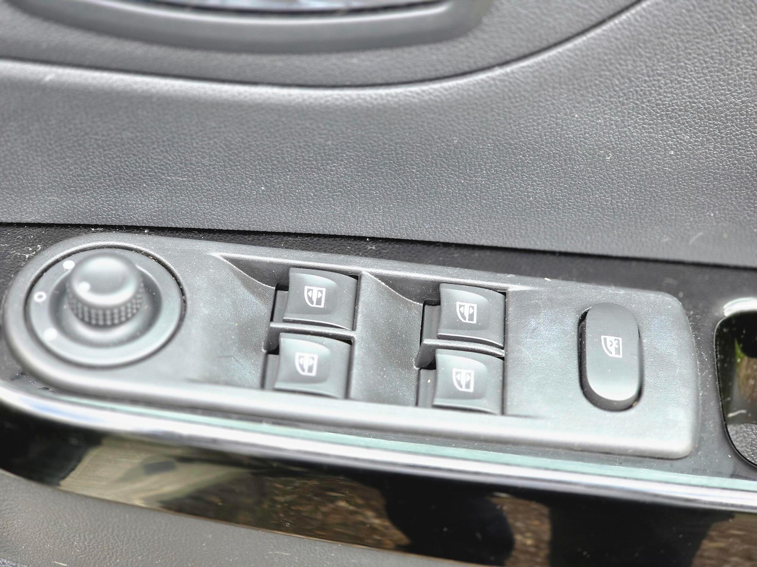 Used Renault Captur for sale - 76632872: Photo 33