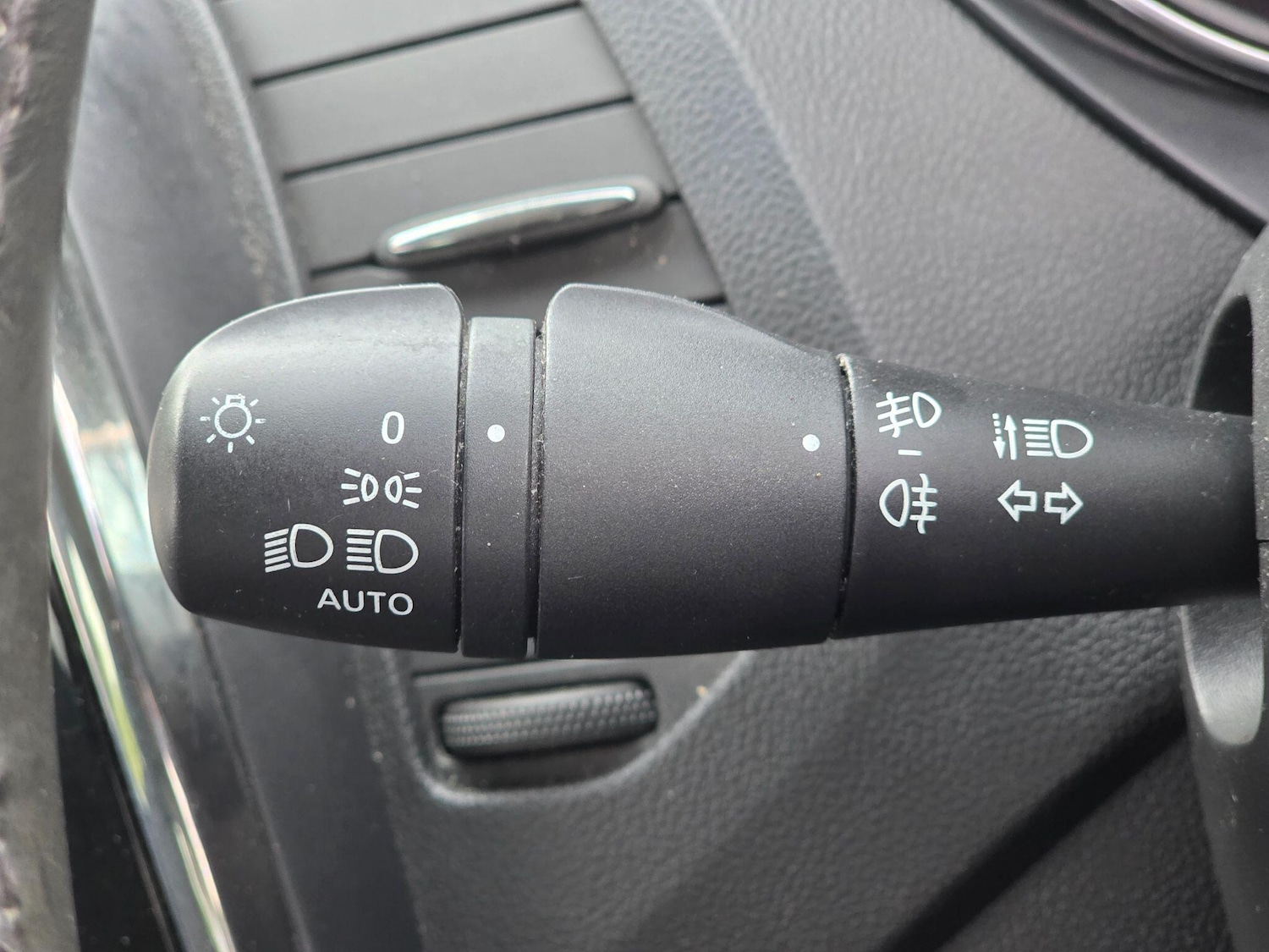 Used Renault Captur for sale - 76632872: Photo 38