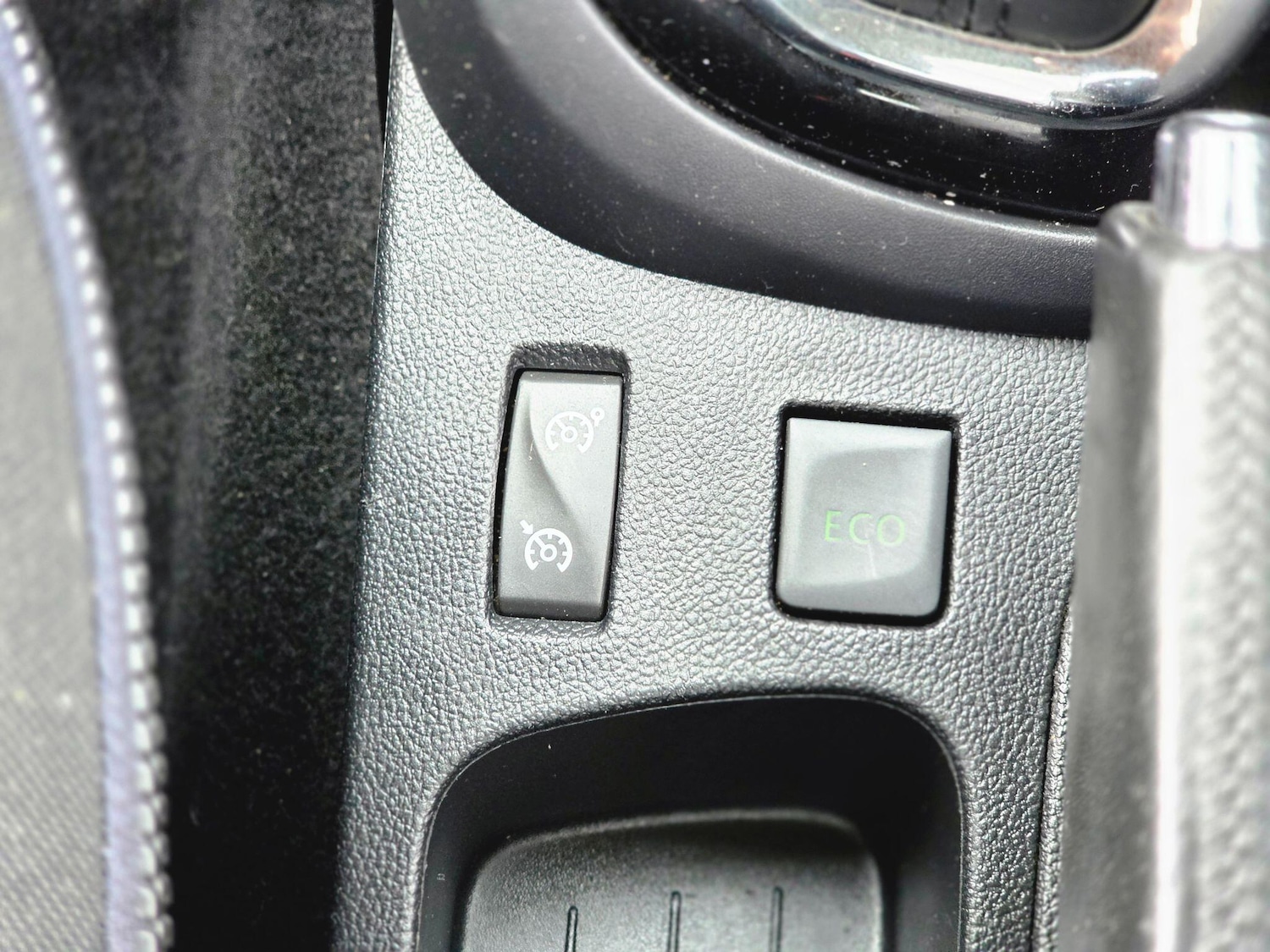 Used Renault Captur for sale - 76632872: Photo 41