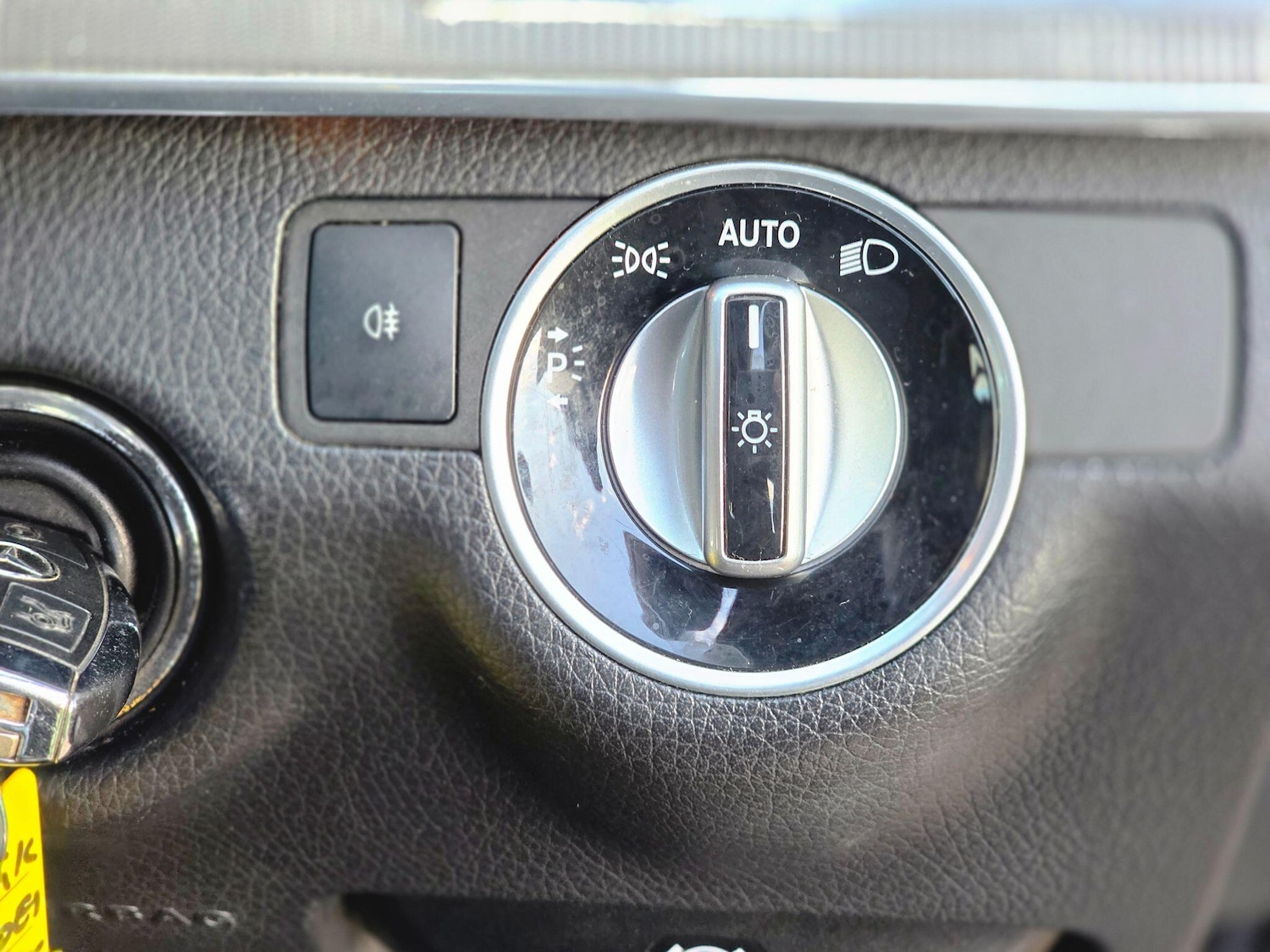 Used Mercedes-Benz E Class 2015 for sale - 76657875: Photo 30