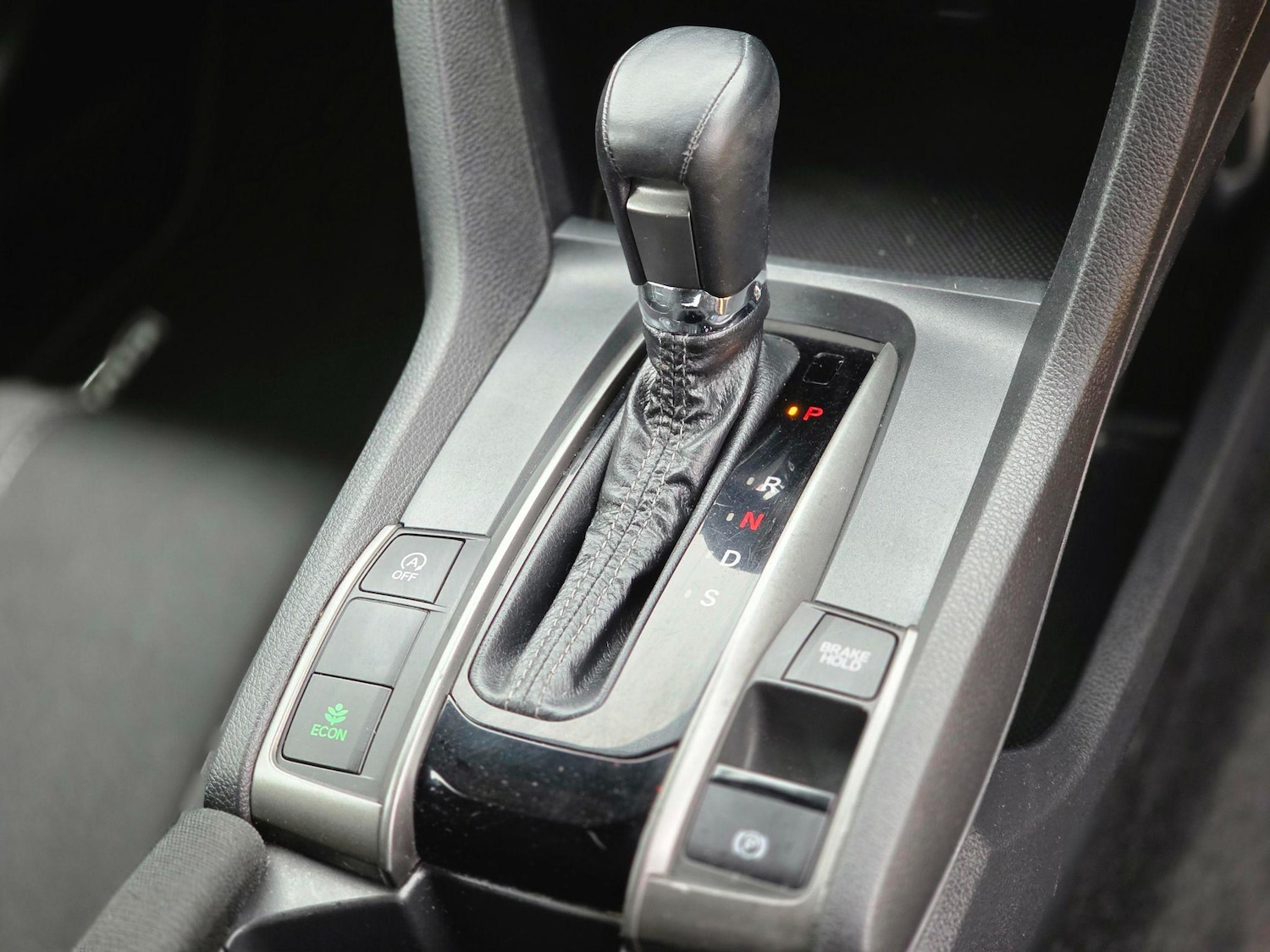 Used Honda Civic 2018 for sale - 76987756: Photo 44