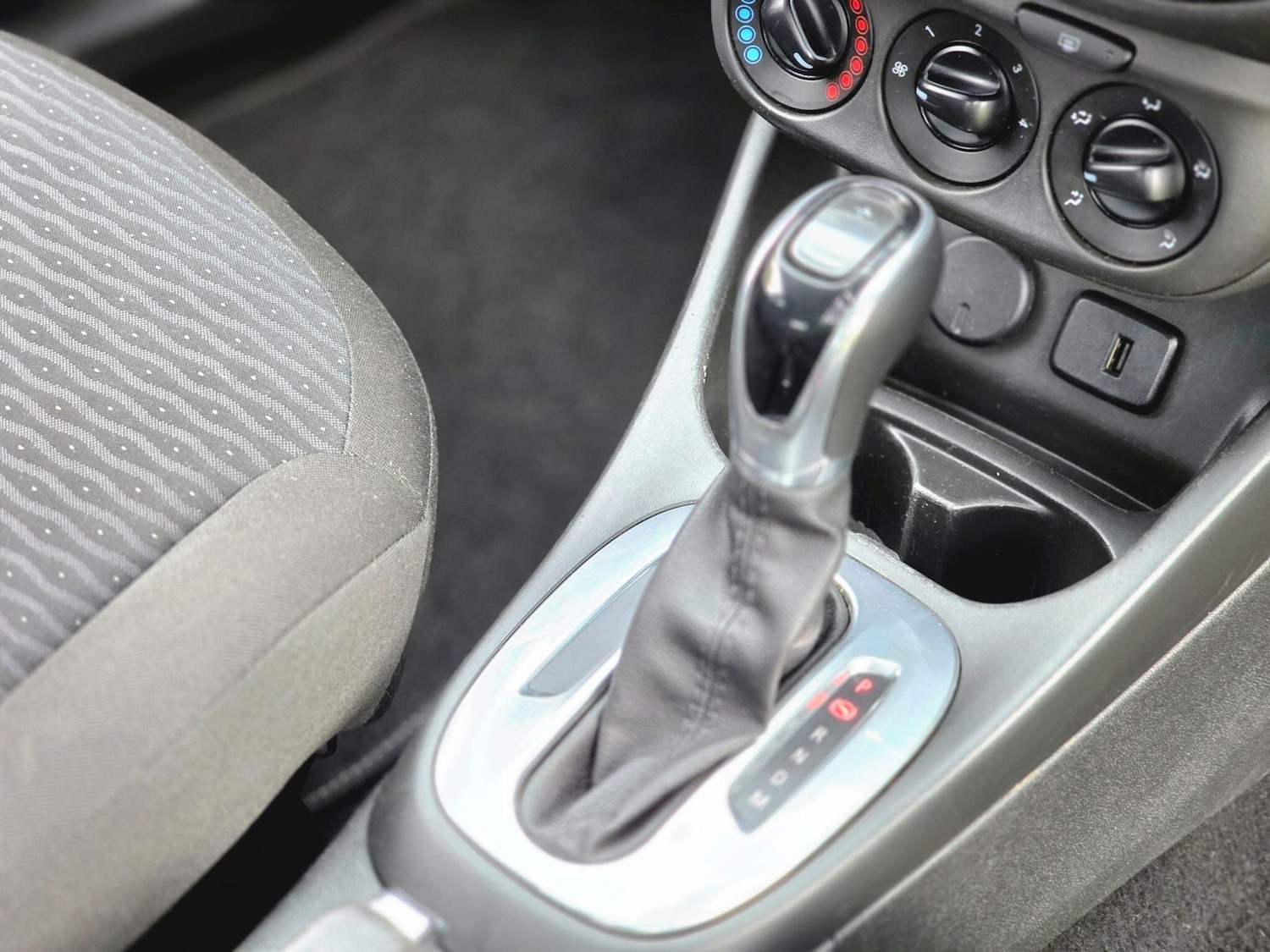 Used Vauxhall Corsa 2016 for sale - 76137134: Photo 28