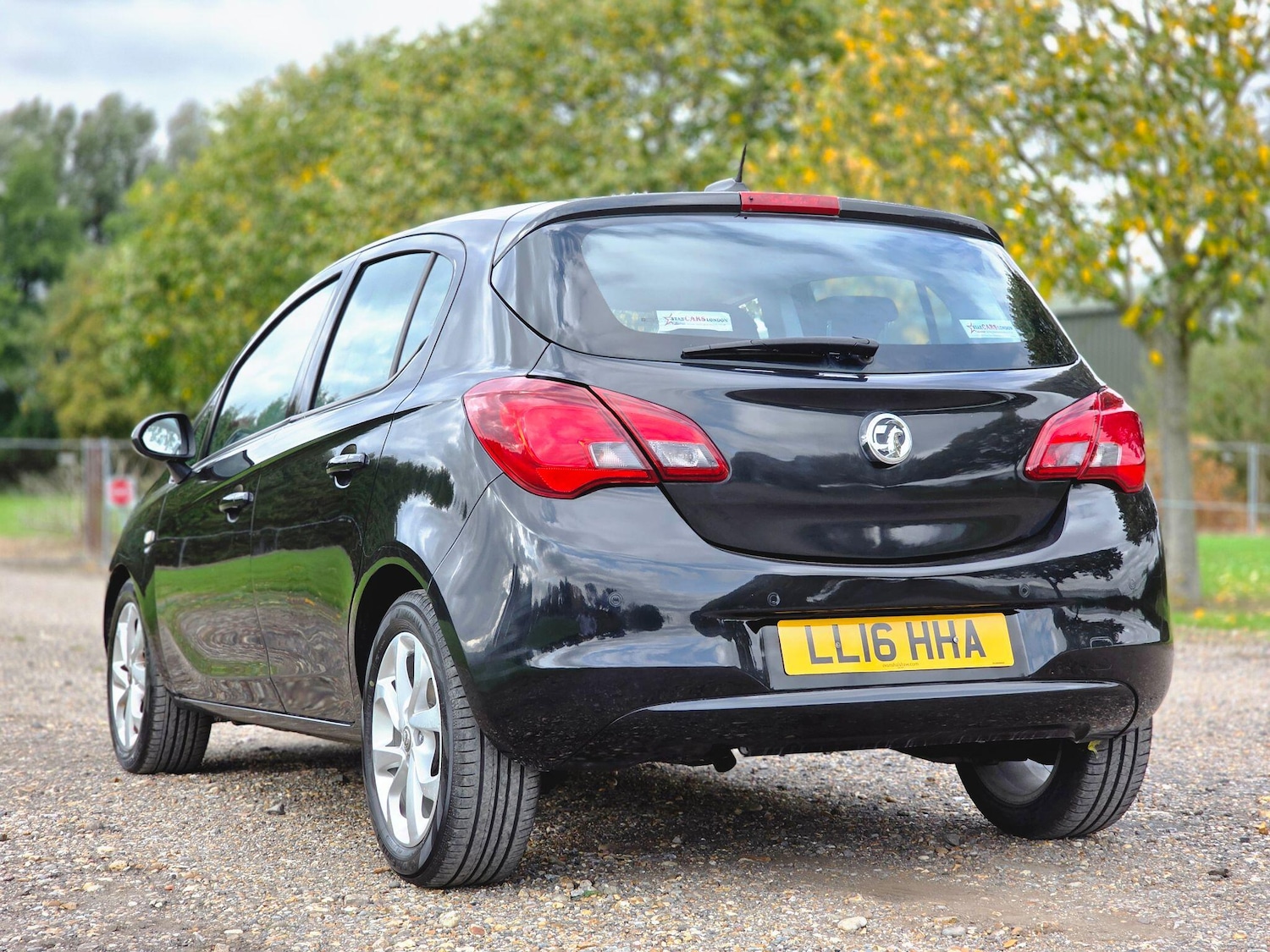 Used Vauxhall Corsa 2016 for sale - 76137134: Photo 3